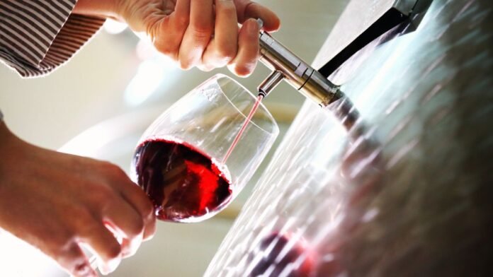 qué es la destilación de crisis del vino en el sector agroalimentario