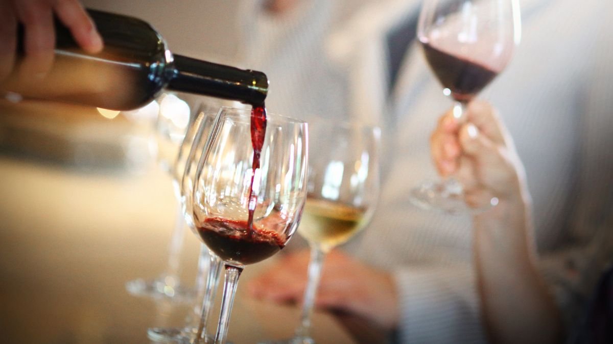 El consumo de vino mejora su tendencia en Alimentación
