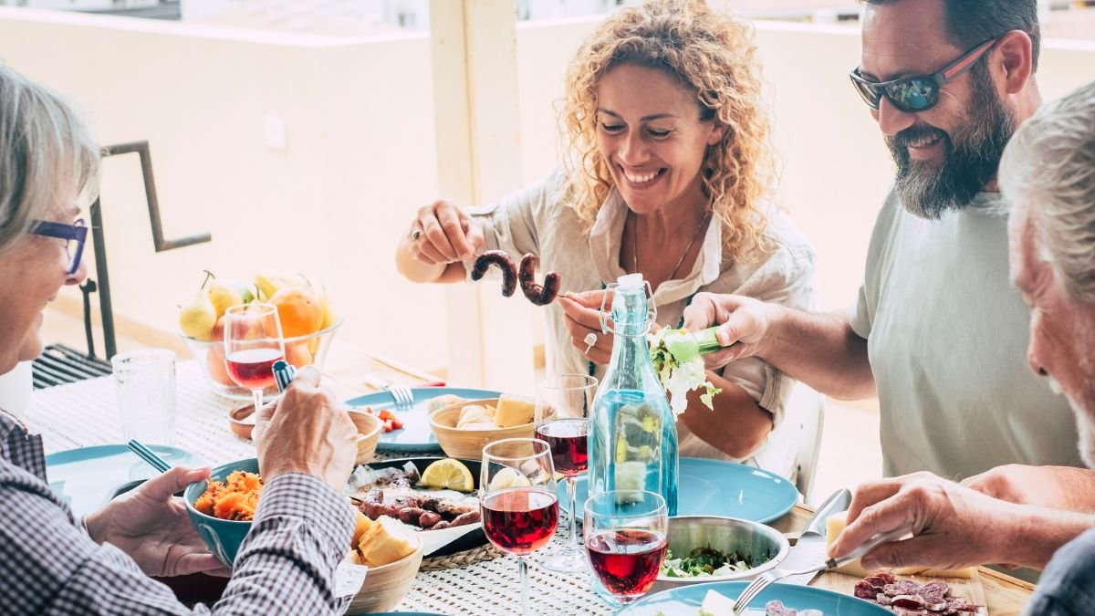 ¿Debe eliminarse el vino de la Dieta Mediterránea?